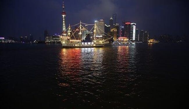 Dude in Nicaragua Discovers LED Light Shows, Declares China Superior to USA – Twitchy