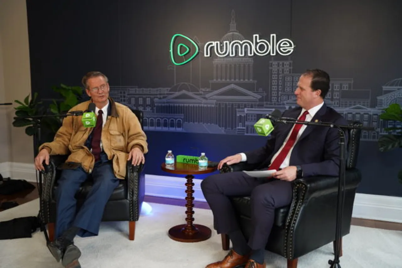 Republican Tennessee Rep. Tim Burchett sits down with Republican Study Committee (RSC) Chairman August Pfluger. 