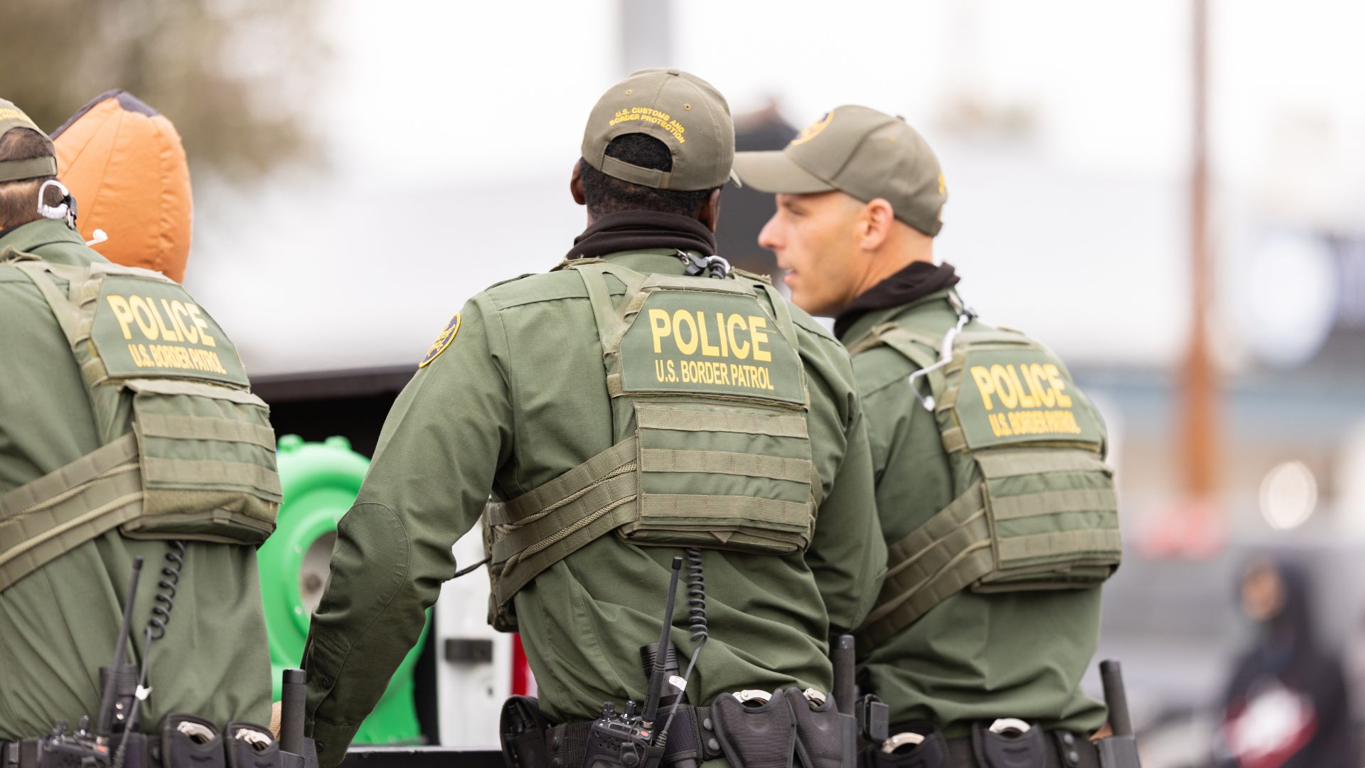 Gunman Opens Fire on Border Patrol Agents in Chicago, Suspect Still on the Run [WATCH]