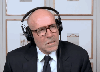 How Scott Galloway Dumbed Down Jordan Peterson — and Cashed In | The American Spectator