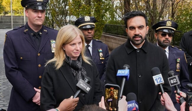 'International Law' Trumps Your First Amendment — Even Inside a Synagogue – Twitchy