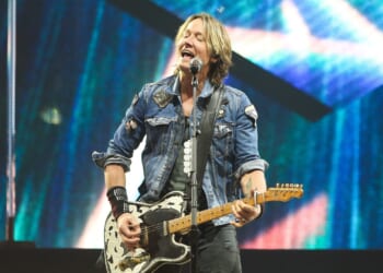 Keith Urban Performs at Mar-a-Lago Event Attended by Trump [WATCH]