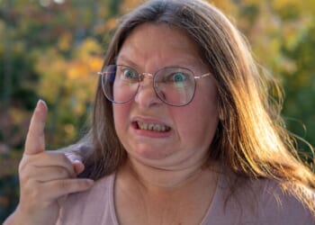 Liberal Woman Escorted Off Plane After Outburst on Lawmaker-Filled Flight [WATCH]