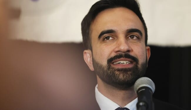 Mamdani Eerily Smiles When Told Hakeem Jeffries Doesn’t See Him As Dem Party’s Future – Twitchy