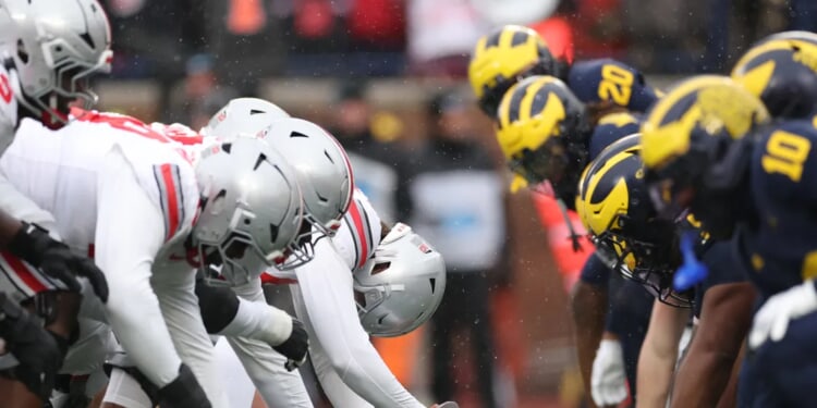 Michigan’s Jaishawn Barham Seemingly Headbutts Referee In Bizarre Moment