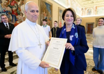 Sen. Amy Klobuchar meets Pope Leo XIV to advocate for abducted Ukrainian children