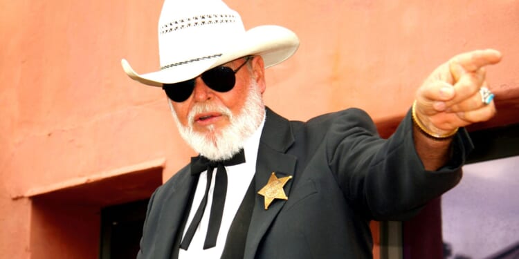 'Tech-Illiterate Boomer Sheriff Deputies' Arrest Texan Over 'Felony-Level Trolling' [WATCH]