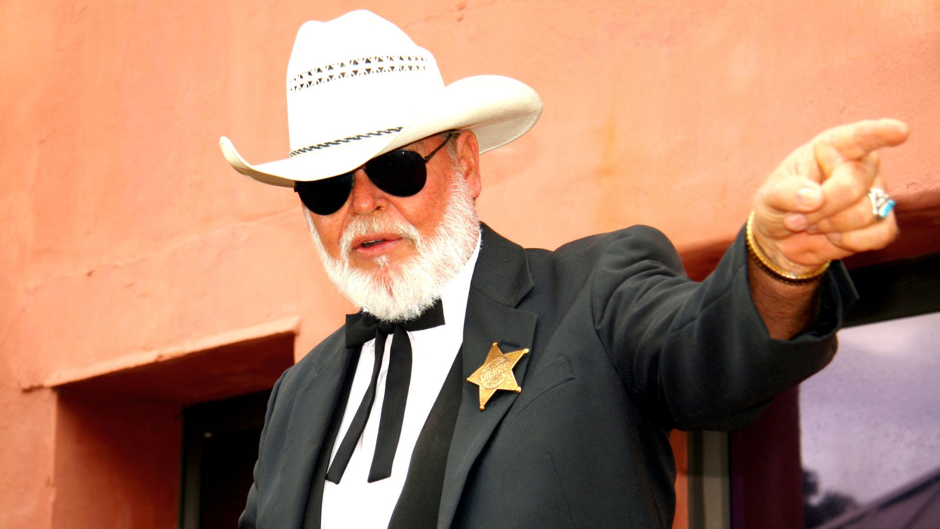 'Tech-Illiterate Boomer Sheriff Deputies' Arrest Texan Over 'Felony-Level Trolling' [WATCH]