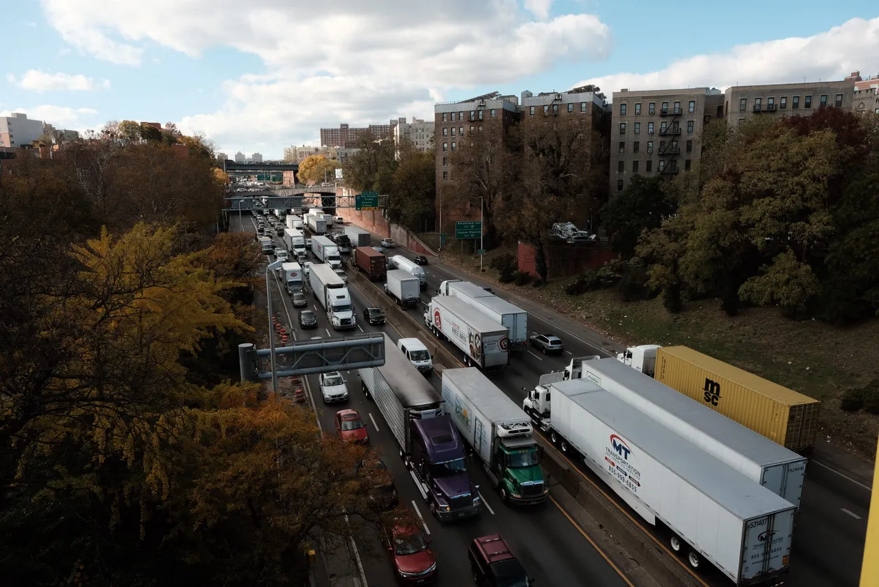 Locals Call For Capping Cross-Bronx Expressway To Reduce Negative Health Effects