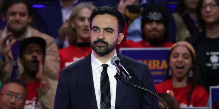 Trump Tells New Yorkers To Ditch GOP Candidate, Back Andrew Cuomo Over Socialist Zohran Mamdani