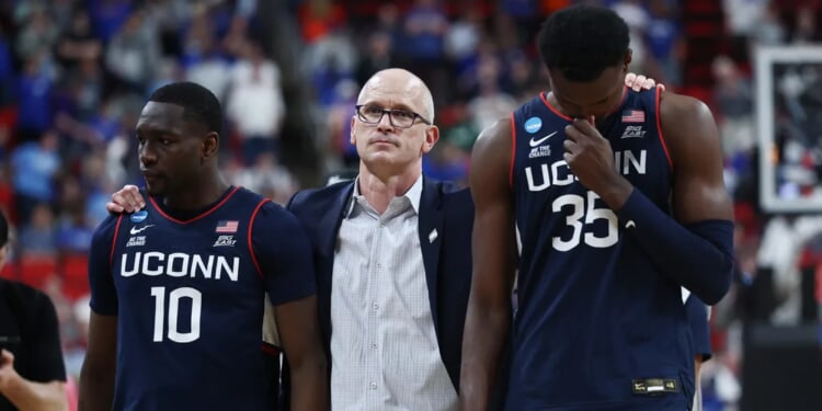 UConn’s Dan Hurley Refuses To Let His Huskies Eat ‘F*cking’ Thanksgiving Turkey — And For Good Reason