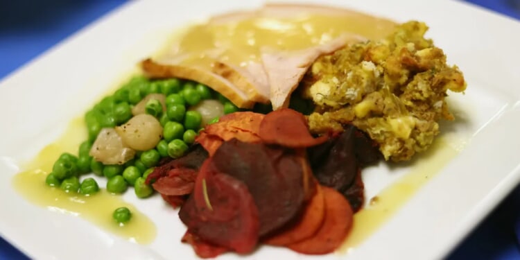 Watching This Table Full Of Thanksgiving Food Collapse Out Of Nowhere Will Absolutely Hurt Your Soul