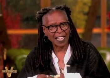 Whoopi Goldberg Tears Up Note Giver to Her on The View After Trump Autopen 'Joke' – Twitchy