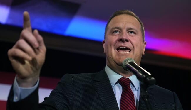 Sen. Eric Schmitt Defends Pete Hegseth, Reminds GOP ‘The Liberal Media Will Never Love You’ – Twitchy