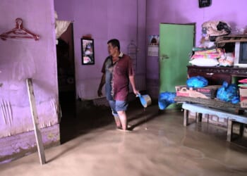 Search for survivors ongoing after last week's floods in Indonesia, Sri Lanka and Thailand