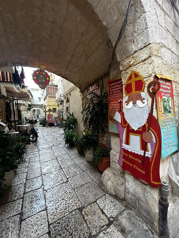 On Dec. 6, Bari, Italy, is filled with “illuminations,” a choreographed display of lights in the narrow streets of the city that are lit up for the feast of St. Nicholas and also for Christmas. This year’s program is once again full of events and celebrations. Credit: Veronica Giacometti/ACI Stampa.