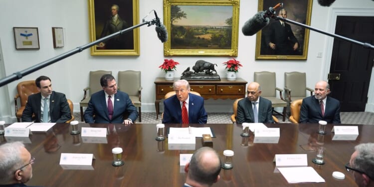 Trump hails American business environment for U.S. entrepeneurs