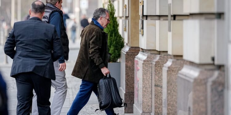 Volodymyr Zelenskyy offers to drop NATO bid but rejects U.S. push to cede territory