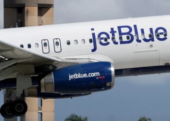 JetBlue Pilot Claims Plane Nearly Collided With US Air Force Tanker Near Venezuela