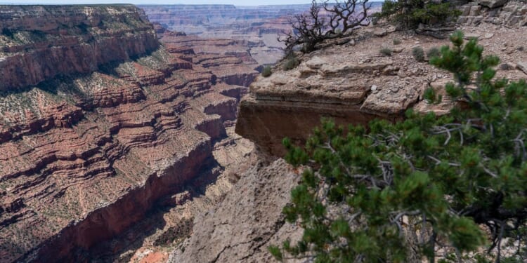 Grand Canyon reopens South Rim hotels after water line is repaired