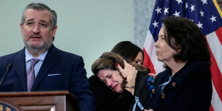 Senators Resist Last-Minute Airspace Rule Mysteriously Dropped Into Defense Bill