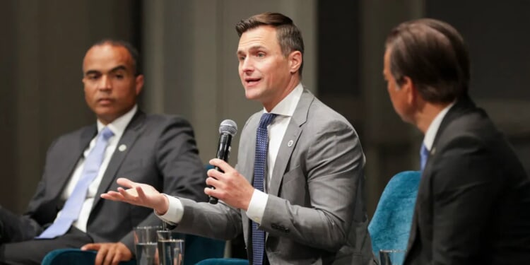 Struggling American Workers Call ‘Bullsh*t’ On Democrats’ Bid To Keep H1-B Tap Flowing