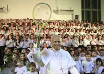Pope Leo XIV makes surprise visit to children’s Christmas concert at Castel Gandolfo school