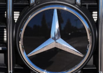 Automaker Mercedes-Benz agrees to pay $149.6 million to settle multistate emissions allegations