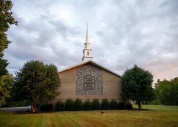 ‘Everybody’s had it’: Backlash to Charlotte, North Carolina, bishop’s ban of altar rails, kneelers