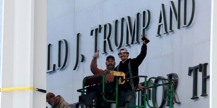 Never Giving Up: The Kennedy Center Honors And American Identity