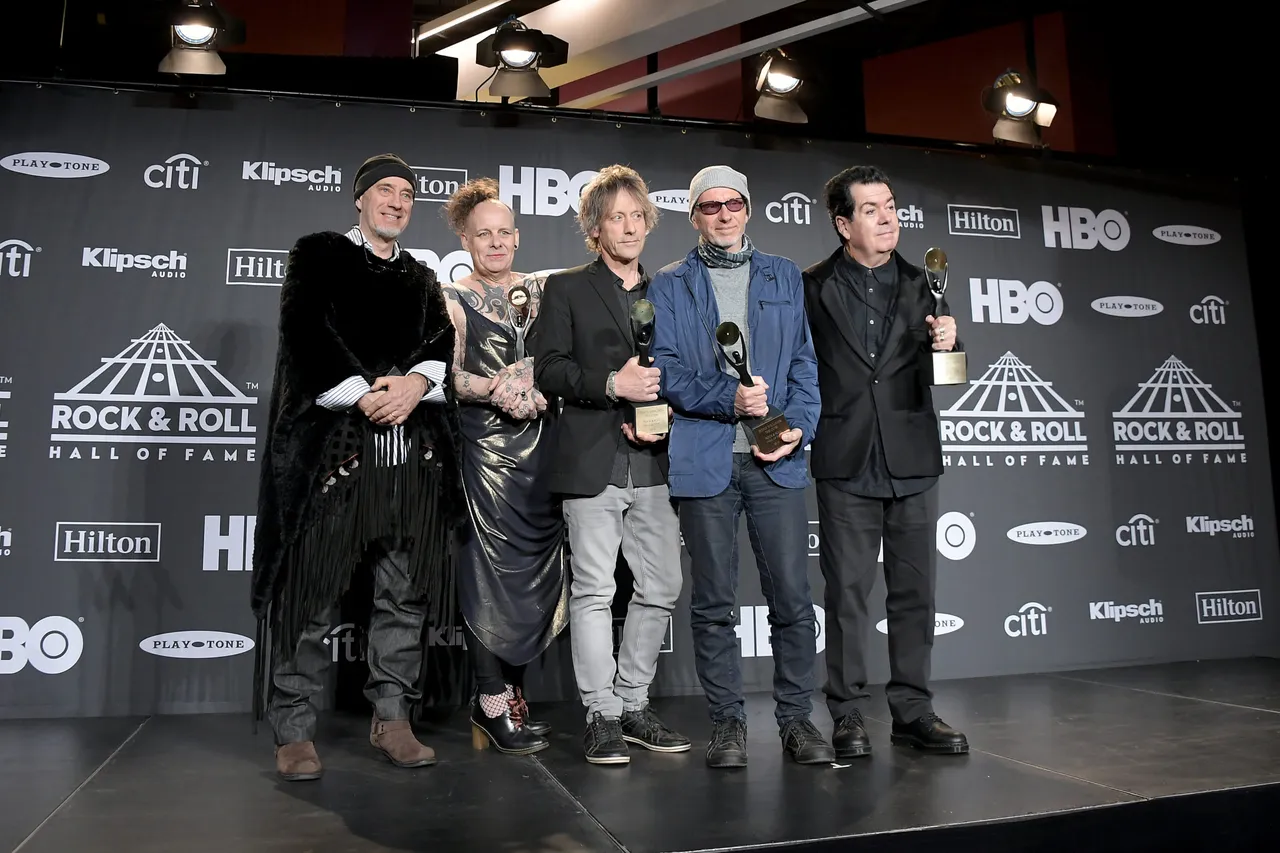 NEW YORK, NEW YORK - MARCH 29: (L-R) Inductees Michael Dempsey, Pearl Thompson, Perry Bamonte, Boris Williams, Lol Tolhurst of The Cure attend the 2019 Rock & Roll Hall Of Fame Induction Ceremony - Press Room at Barclays Center on March 29, 2019 in New York City. (Photo by Michael Loccisano/Getty Images For The Rock and Roll Hall of Fame)