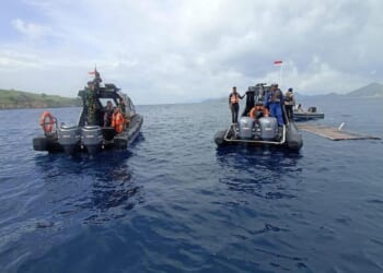 Indonesian rescuers search for family after boat sinks near Komodo Island