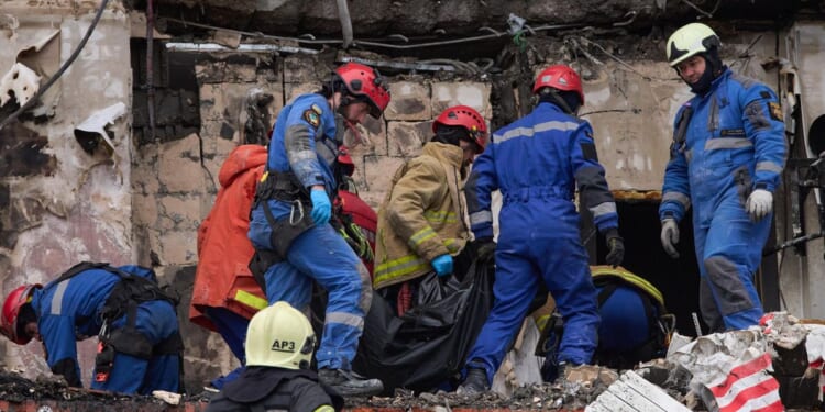 Russia attacks Kyiv, killing 1 and wounding many ahead of Ukraine-U.S. talks