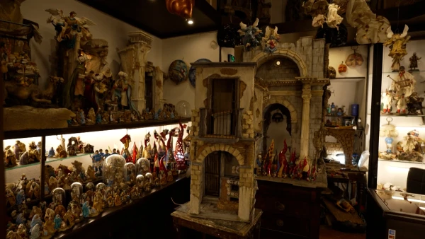 Traditional Neapolitan Nativity scenes and figurines, found in the Bottega Ferrigno in Naples, Italy. Credit: Gianpiero Passalia/EWTN News