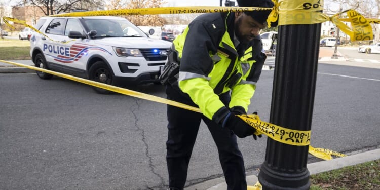 One killed, 5 wounded in separate weekend shootings across D.C.