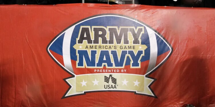 Army-Navy Game: Nothing Says America More Than Eating Nachos In Tank