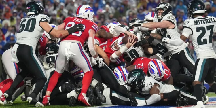 Chicago’s Fox 32 Split Screens Tornado Warning And Eagles-Bills, Cuts To Commercial In Middle Of Potential Twister