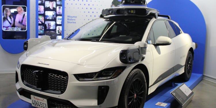 Confused Robo Taxis Cause Mayhem as San Francisco Plunges into Darkness [WATCH]