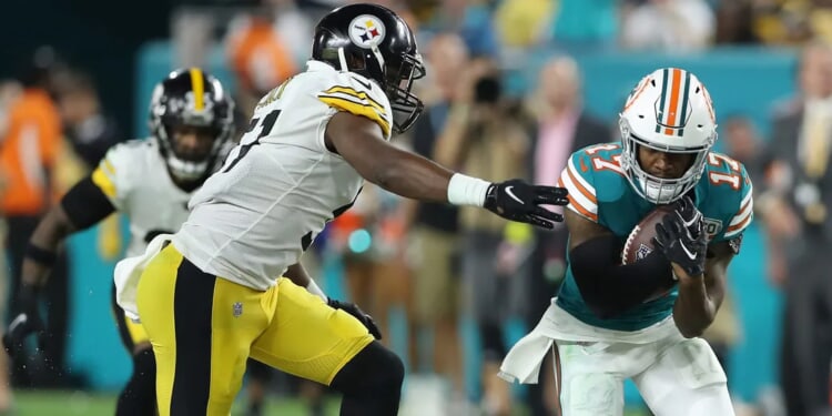 Dolphins Come Up With Absolutely Brilliant Idea To Get Ready For Freezing ‘MNF’ Game Against Steelers