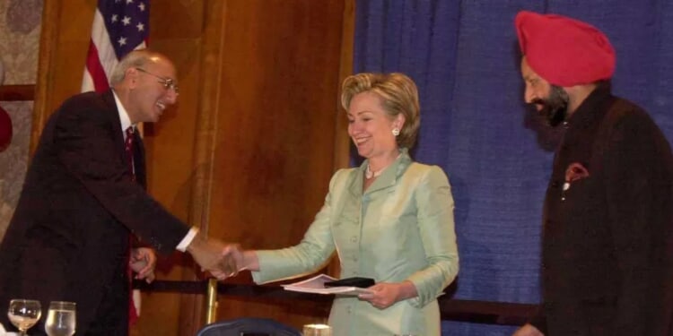 FBI Caught Hillary Clinton Discussing Donations With Foreign Felon