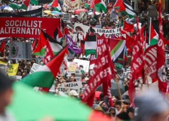 FLASHBACK: Islamists Gathered To Chant ‘F*ck The Jews’ After Oct. 7 Just Minutes From Beach Shooting Site