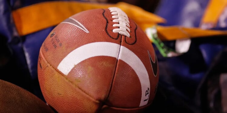 High School Football Team Wins Florida State Championship In Highlight That Will Be Played For Years