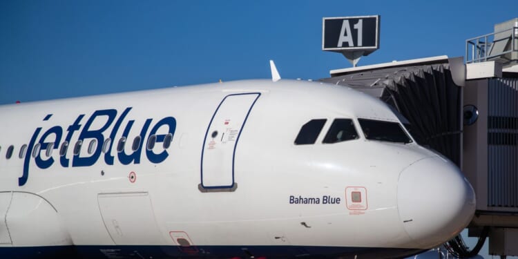 JetBlue Pilot Reports Near Collision With a Military Aircraft Near Venezuela [WATCH]