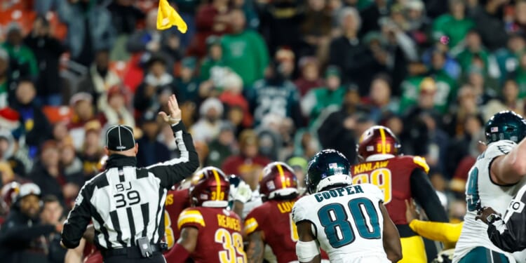 Late-Game Brawl Leads to 3 Ejections as Eagles Defeat Commanders, Clinch NFC East [WATCH]