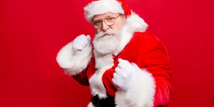 Massive Street Brawl Breaks Out During Christmas Festivities in Nantucket [WATCH]