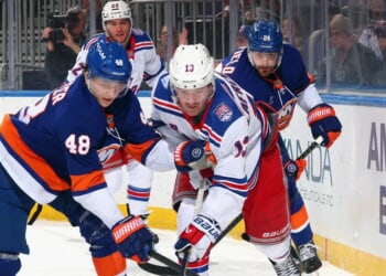 Massive ‘USA’ Chant Erupts After 104-Year-Old WWII Veteran Rocks National Anthem With Saxophone