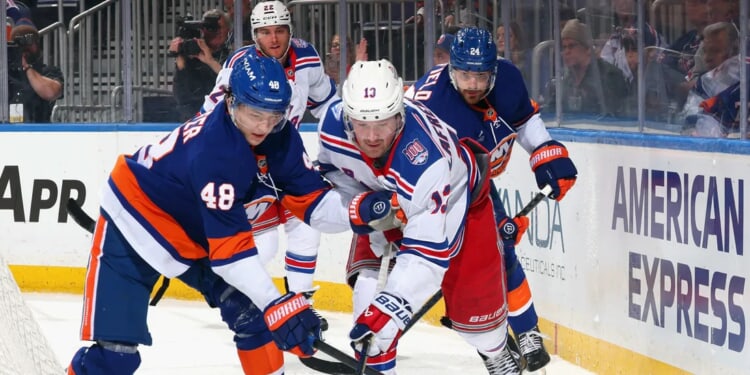 Massive ‘USA’ Chant Erupts After 104-Year-Old WWII Veteran Rocks National Anthem With Saxophone