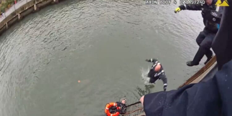 NYPD Cops Jump Into Freezing East River to Save 67-Year-Old Man [WATCH]
