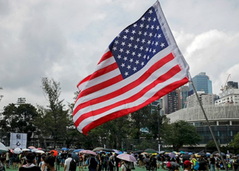 NYT's Peter Baker Ignites Outrage with False 'Trump Birthday Giveaway' Hit Job—It's Just Flag Day, Dummy – Twitchy