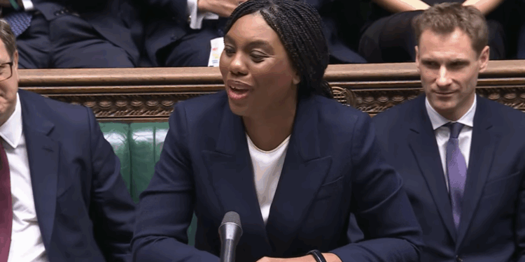 PMQs Badenoch grills Starmer over “broken Budget” fallout